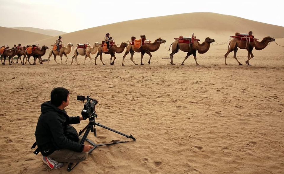 ช่างภาพวีดีโอ มืออาชีพ ถ่ายทำวีดีโอ ภาพสวย งานแต่งงาน รับตัดต่อวีดีโอ งานแต่งงาน
