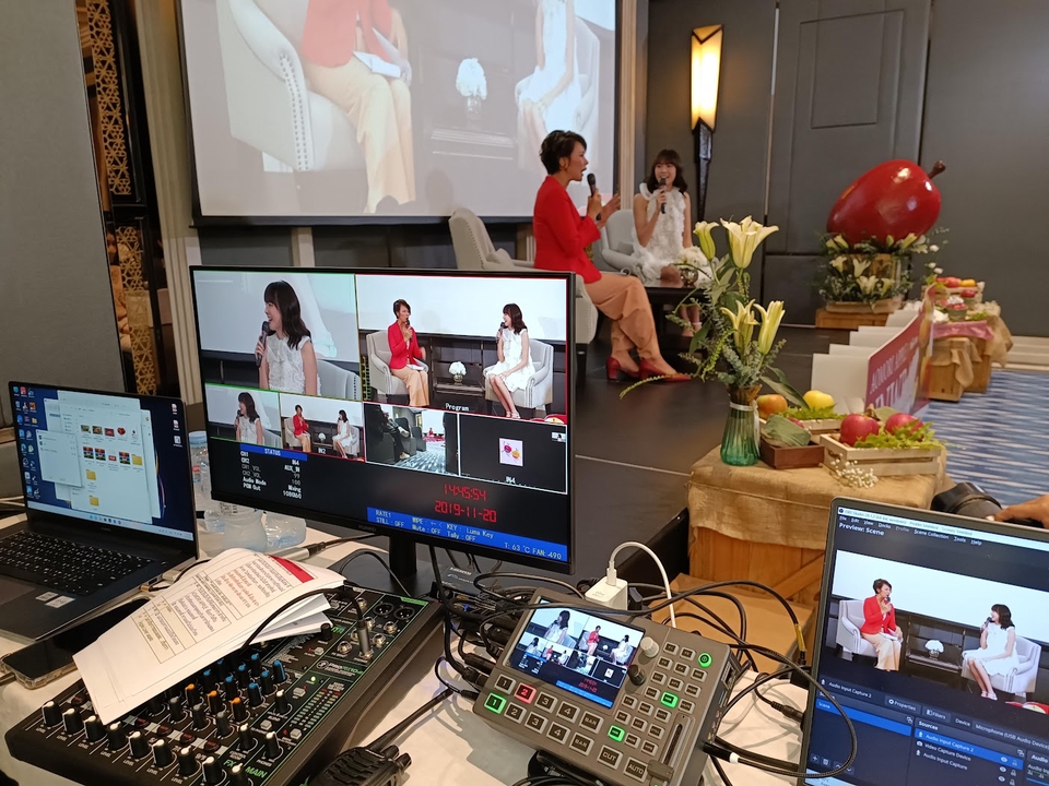 ถ่ายและตัดต่อวีดีโอ - Live Streaming Facebook Tiktok YouTube IG Shopee Lazada สัมภาษณ์ ขายของ Event งานบวช งานแต่ง ฯลฯ  - 24