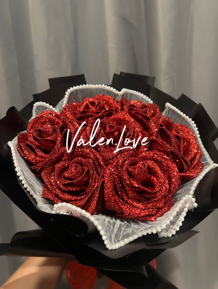 รับจัดดอกไม้ ช่อดอกไม้ช่อเล็ก ดอกกุหลาบแดง จัดดอกไม้ งานวันวาเลนไทน์ จัดดอกไม้งานแต่งงาน รับจัดดอกไม้