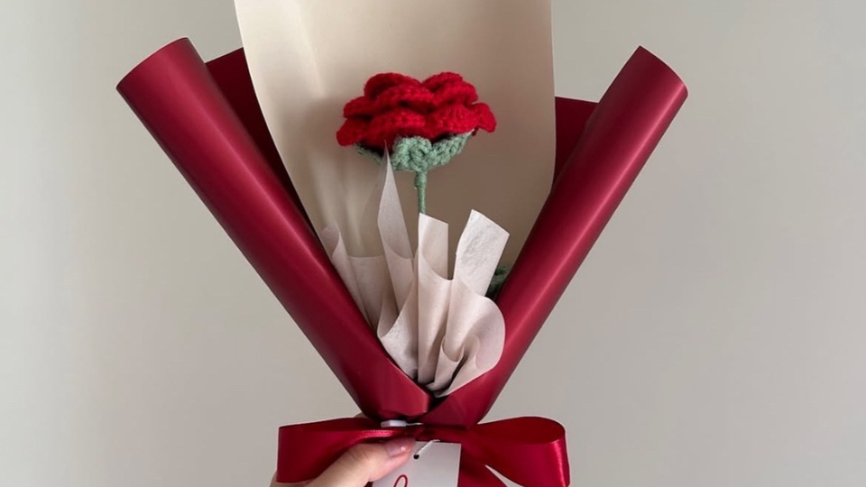 รับจัดดอกไม้ งานแต่ง งานวันเกิด ดอกไม้ช่อสวย ดอกไม้สีแดง