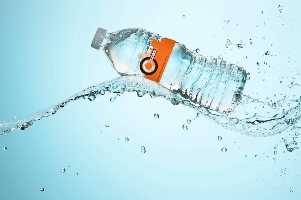 ออกแบบขวดน้ำดื่ม รับออกแบบแพคเกจจิ้งขวดน้ำ  รับออกแบบบรรจุภัณฑ์ขวดน้ำ ออกแบบฉลากขวดน้ำ  ออกแบบฉลากน้ำดื่ม  ออกแบบขวดน้ำผลไม้ ออกแบบขวดพลาสติก