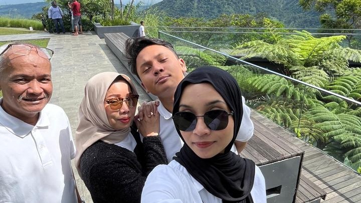 Konsultan keuangan berpengalaman membantu penyusunan laporan keuangan bisnis dan keuangan pribadi Anda.