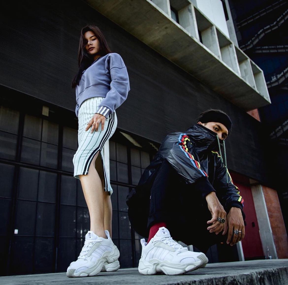 นางแบบมืออาชีพพร้อมนายแบบถ่ายแบบแฟชั่นสินค้า  หานางแบบ  หานายแบบ  กรุงเทพ