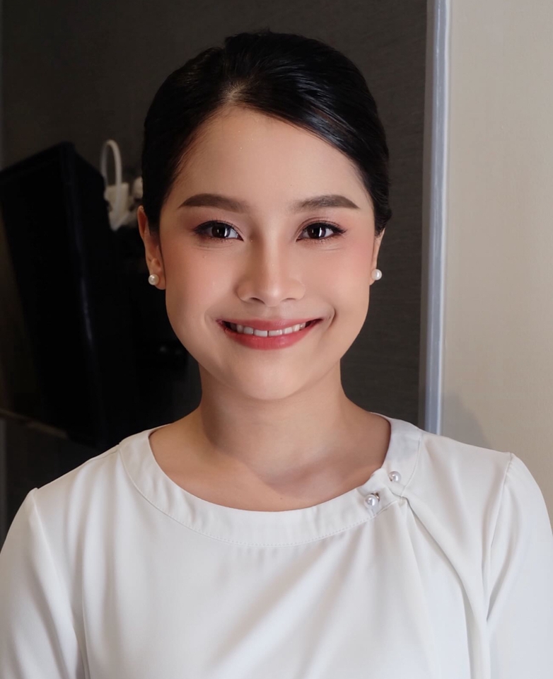 ช่างแต่งหน้ารับปริญญา แต่งหน้าสไตล์เกาหลี สวยหวาน รับแต่งหน้าเจ้าสาว รับแต่งหน้าเพื่อนเจ้าสาว