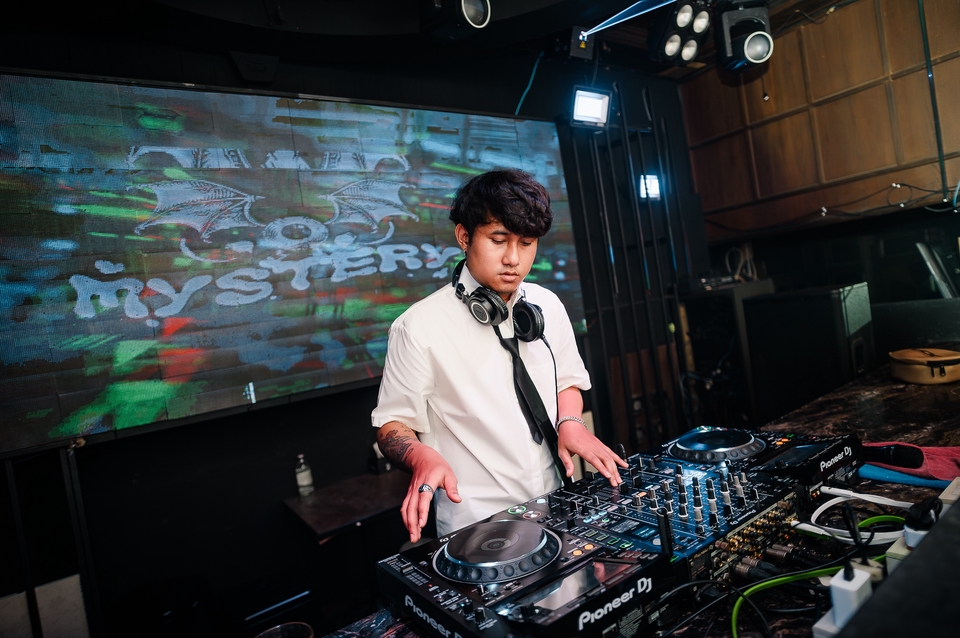 āļāļąāļāļāļāļāļĢāļĩāđāļāļ§āļāđāļāļāļāļģāļĨāļąāļāđāļŠāļāļāļāļāđāļ§āļāļĩāļāļĢāđāļāļĄāđāļāļĢāļ·āđāļāļāļāļāļāļĢāļĩ