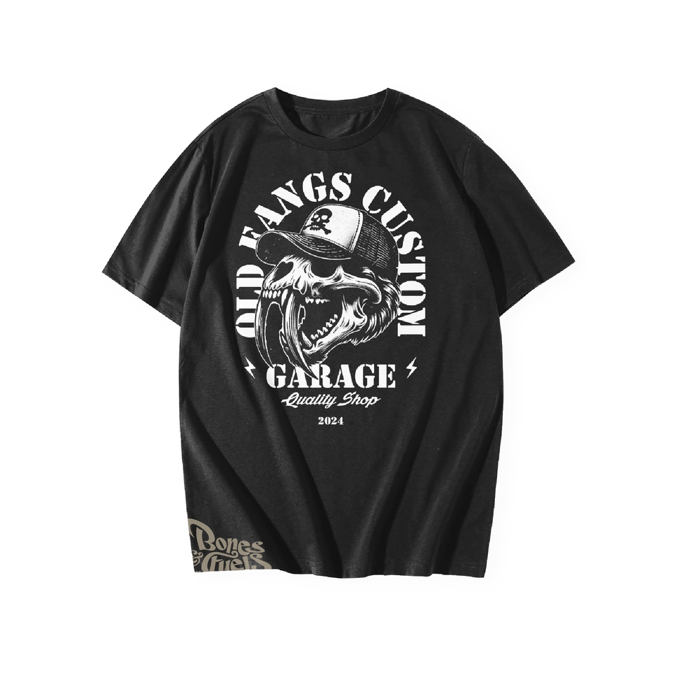 Desain kaos distro keren dengan motif tengkorak dan tulisan Old Fangs Custom Garage