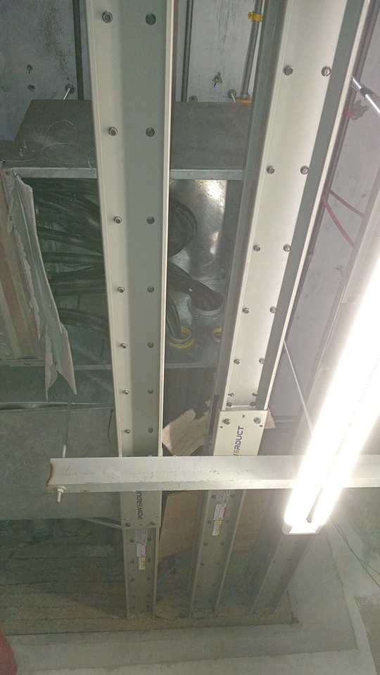 รับเดินสายไฟฟ้าภายในอาคาร ระบบไฟฟ้าแรงต่ำ ช่างไฟฟ้ามืออาชีพ บริการทั่วประเทศ