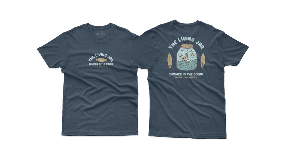 Desain kaos distro dengan gambar kaleng berisi laut dan tulisan "The Living Jar Summer In The Ocean".