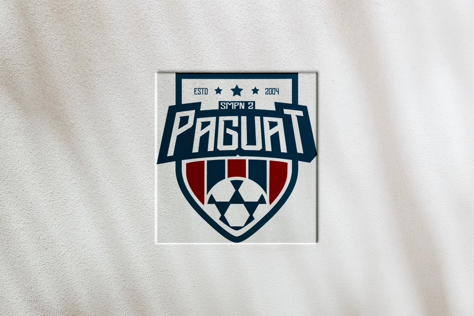 Desain logo sepak bola keren dengan nama Paguar untuk klub SMPN 2.