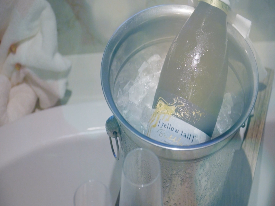 รับตัดต่อวีดีโอ งานแต่ง บริการตัดต่อวิดีโอ งานแต่งงาน