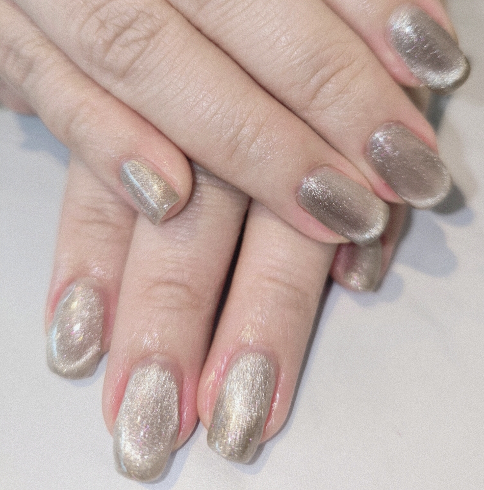 บริการทำเล็บที่บ้าน ทาเล็บเจลสีนู้ดประกาย รับทำเล็บมือสวย ช่างทำเล็บมืออาชีพ