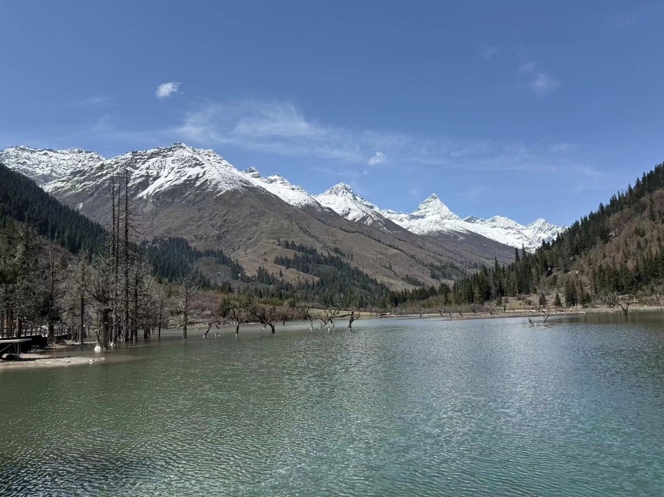 จ้างไกด์ส่วนตัว พาเที่ยว ทะเลสาบ และเทือกเขา