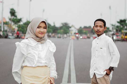 Jasa Foto Lamaran Pernikahan/Tunangan Profesional - Jawa Tengah - Foto Prewedding/Engaggement/Tunangan