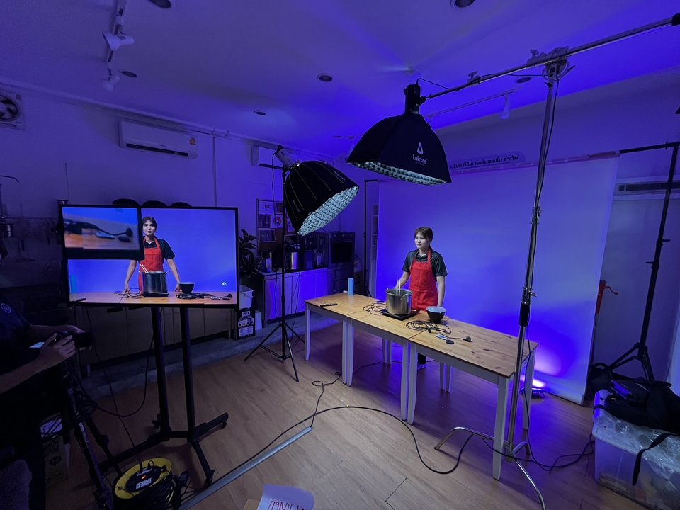 รับตัดต่อวีดีโอ ตัดต่อวีดีโอโฆษณา ถ่ายวีดีโอ ถ่ายวีดีโอโฆษณา รับถ่าย MV