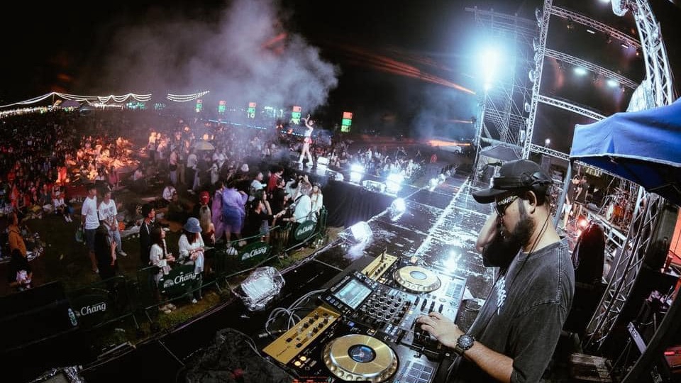 ดีเจเปิดแผ่น จ้างดีเจ จ้างดีเจเปิดแผ่น ราคา dj dj กรุงเทพฯ dj ปทุมธานี dj นนทบุรี