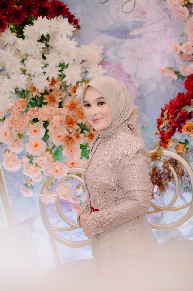 Jasa fotografi pernikahan, wanita berhijab dengan gaun cantik, foto prewedding, fotografer pernikahan murah