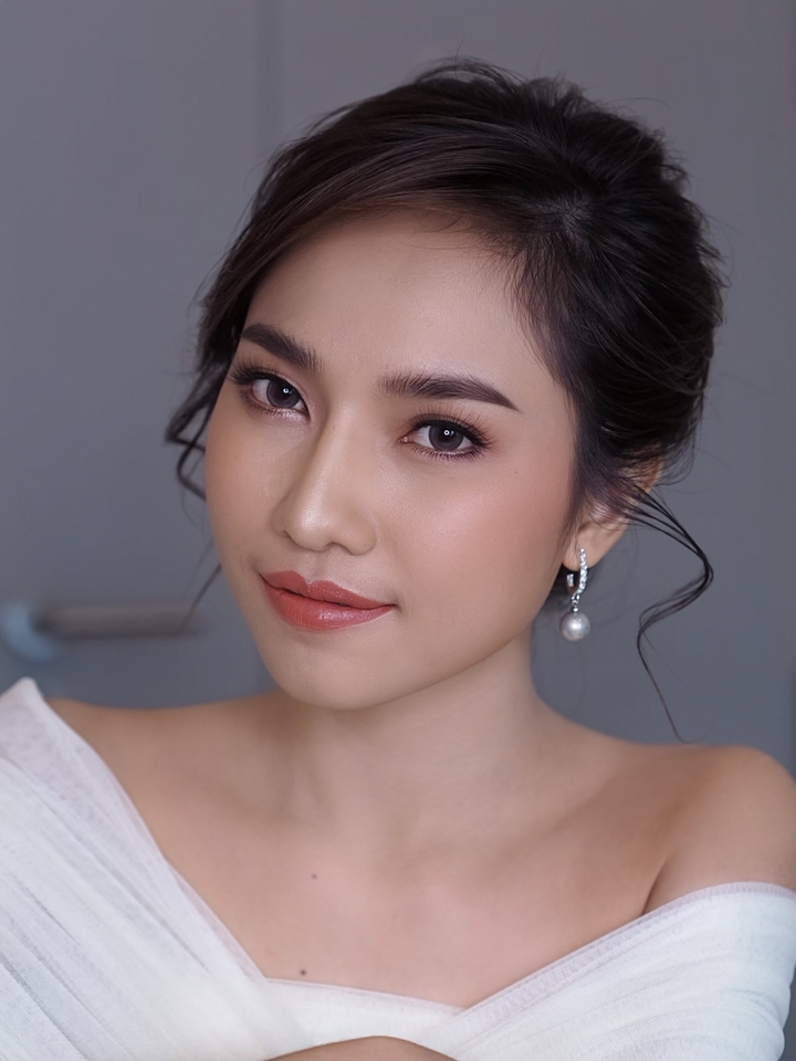 ช่างแต่งหน้าเจ้าสาวมืออาชีพ แต่งหน้าสวยหวานรับวันสำคัญ แต่งหน้าเจ้าสาว แต่งหน้าเพื่อนเจ้าสาว