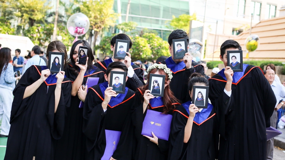 ช่างภาพ รับถ่ายภาพ บัณฑิต รับปริญญา ถ่ายรูปรับปริญญา ช่างภาพรับปริญญา ช่างภาพรับปริญญา ช่างภาพกรุงเทพ