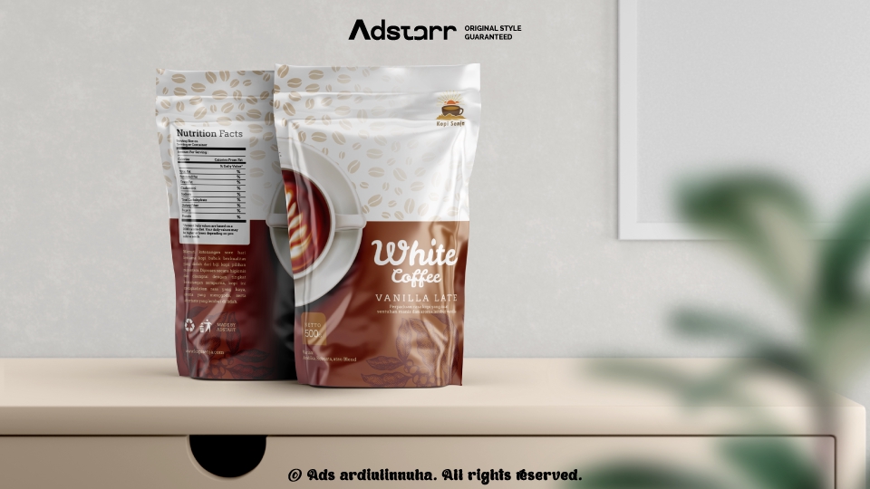 Jasa desain kemasan makanan putih dengan desain unik dan menarik untuk label produk kopi.
