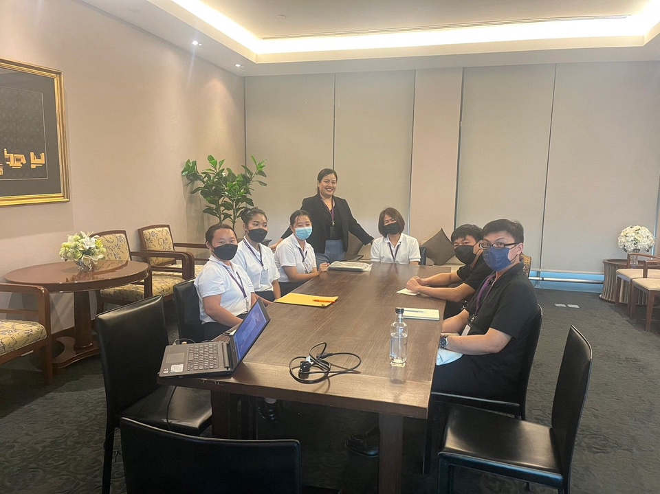 ที่ปรึกษากฎหมายฟรีแลนซ์ประชุมทีมงาน รับร่างสัญญา ตรวจสัญญา ให้คำปรึกษาทางกฎหมาย