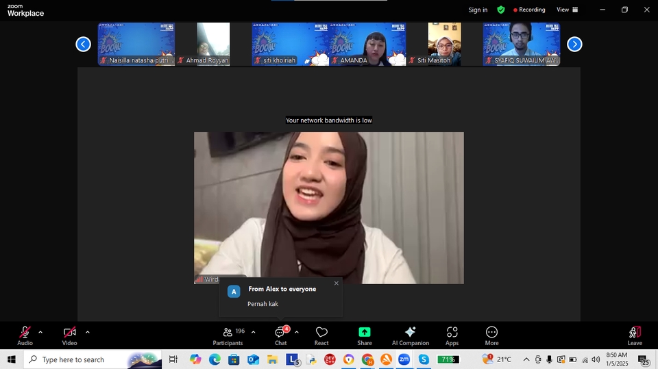 Jasa pengisi suara perempuan profesional untuk iklan dan video.  Pengisi suara freelance berkualitas tinggi. Harga bersaing.