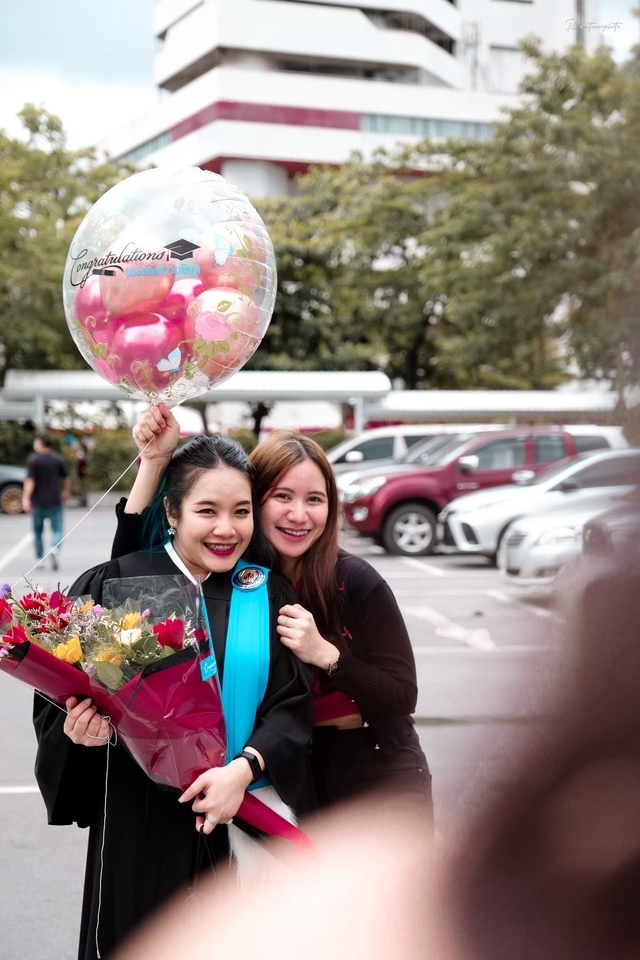 ช่างภาพรับปริญญา ถ่ายรูปรับปริญญา รับถ่ายภาพรับปริญญา ถ่ายรูปสวยๆ รับปริญญา