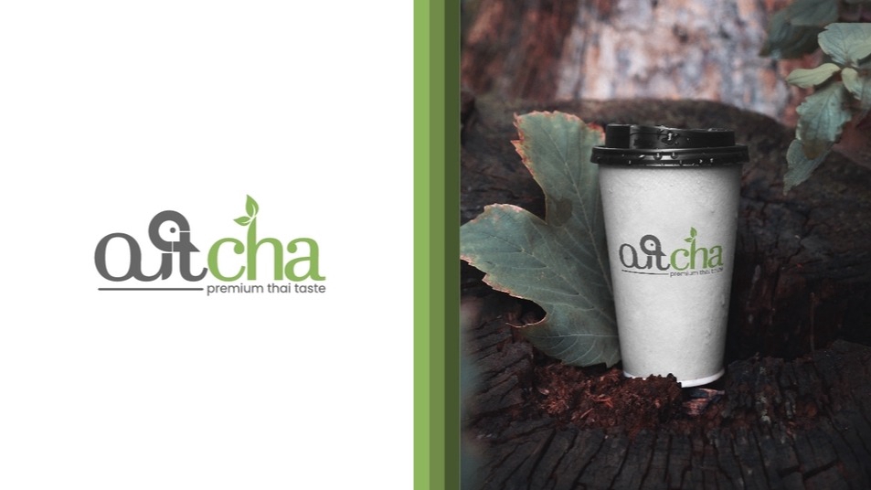 Desain logo teh thai dengan warna hijau dan abu-abu, contoh logo untuk usaha minuman