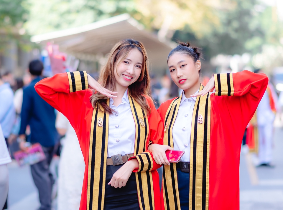Photography - รับถ่ายภาพรับปริญญา เราคิดท่าให้คุณพร้อมกับได้ภาพที่สวยงาม - 3