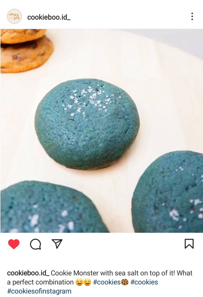 kue monster dengan garam laut di atasnya, kombinasi yang sempurna. jasa penulisan caption instagram, caption ig kekinian, caption ig lucu, caption ig singkat.