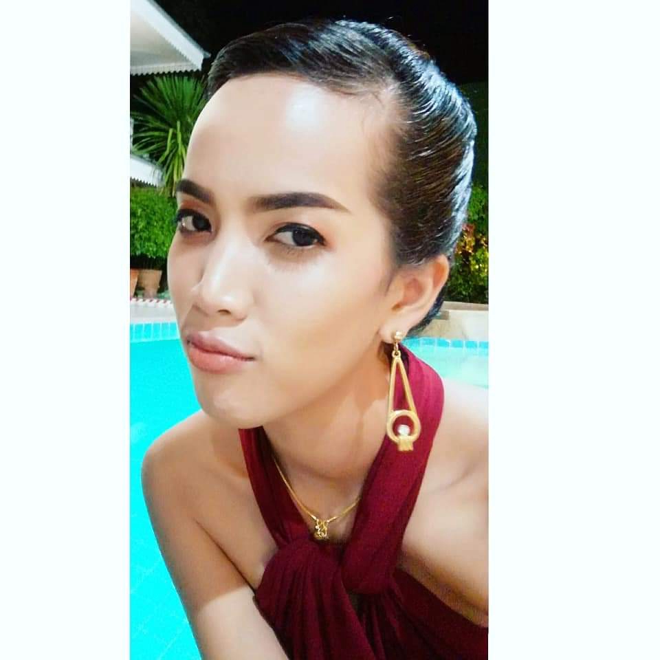 ช่างแต่งหน้ารับปริญญา แต่งหน้ารับปริญญา รับแต่งหน้า ช่างแต่งหน้า