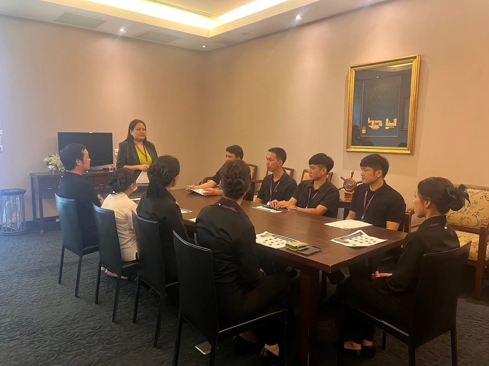 ที่ปรึกษากฎหมายฟรีแลนซ์ ประชุมทีมงาน ให้คำปรึกษากฎหมายธุรกิจ รับร่างสัญญา ตรวจสัญญา