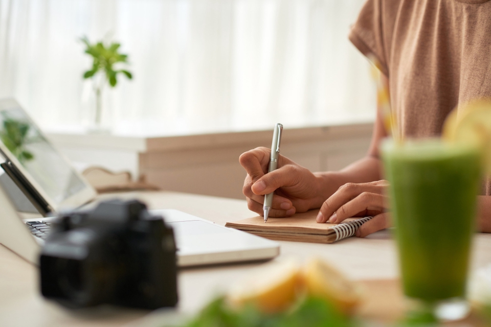 Creative & Content Marketing - Freelance Editor - Content Management : วางแผนคอนเทนต์ให้กับธุรกิจแบบรายเดือน (Website, Facebook) - 4