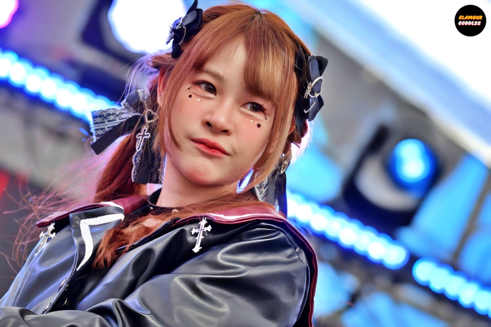 รับถ่ายภาพพอร์ตเทรต  ช่างภาพฟรีแลนซ์  ถ่ายรูปบุคคล  ภาพโปรไฟล์สวยๆ