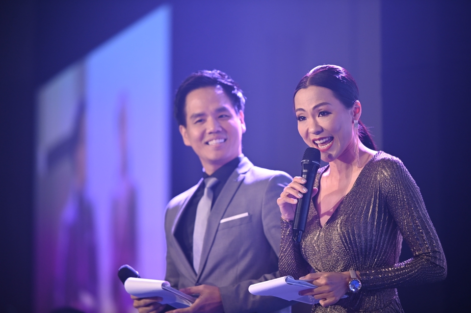 จ้างพิธีกรมืออาชีพ พิธีกรงานแต่งงาน พิธีกรอีเว้นท์  ราคาพิธีกร  รับจ้าง mc  หาพิธีกรงานแต่ง  พิธีกรคุณภาพสูง