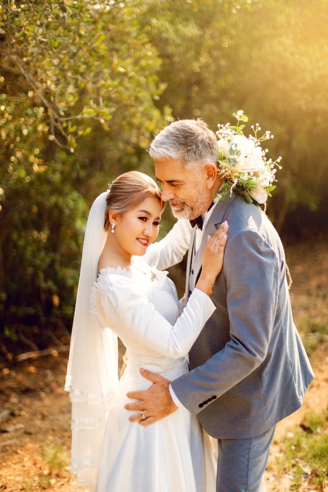 ช่างแต่งหน้าเจ้าสาวสวยหวาน แต่งหน้าทำผมเจ้าสาว รับแต่งหน้าเจ้าสาว