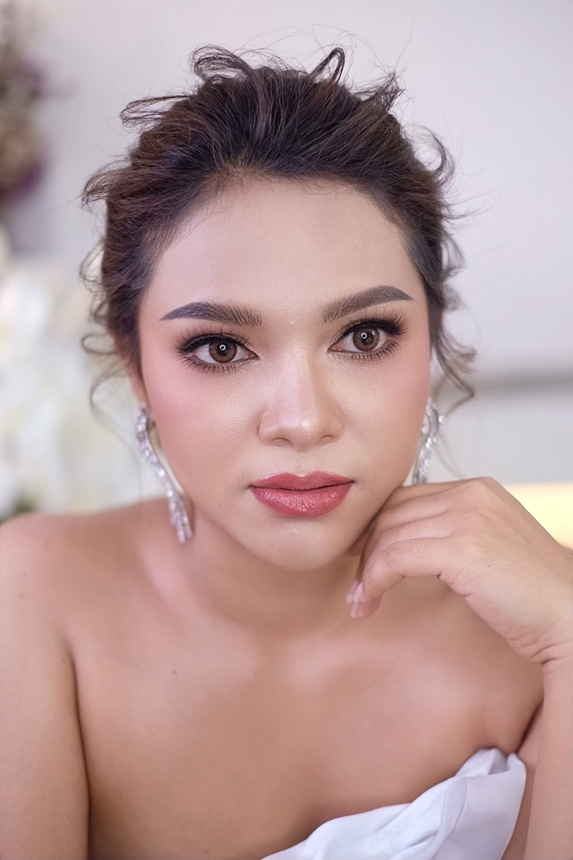 ช่างแต่งหน้าเจ้าสาว แต่งหน้าเจ้าสาวสวยหวาน รับแต่งหน้าเจ้าสาว