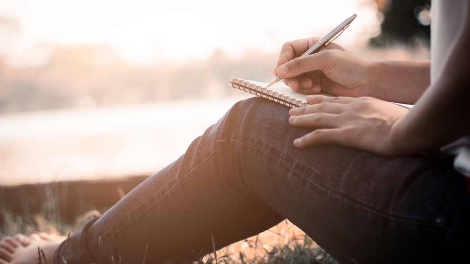 Penulisan Konten - Penulisan puisi quotes caption deskripsi cerpen ( creative writing) - 3