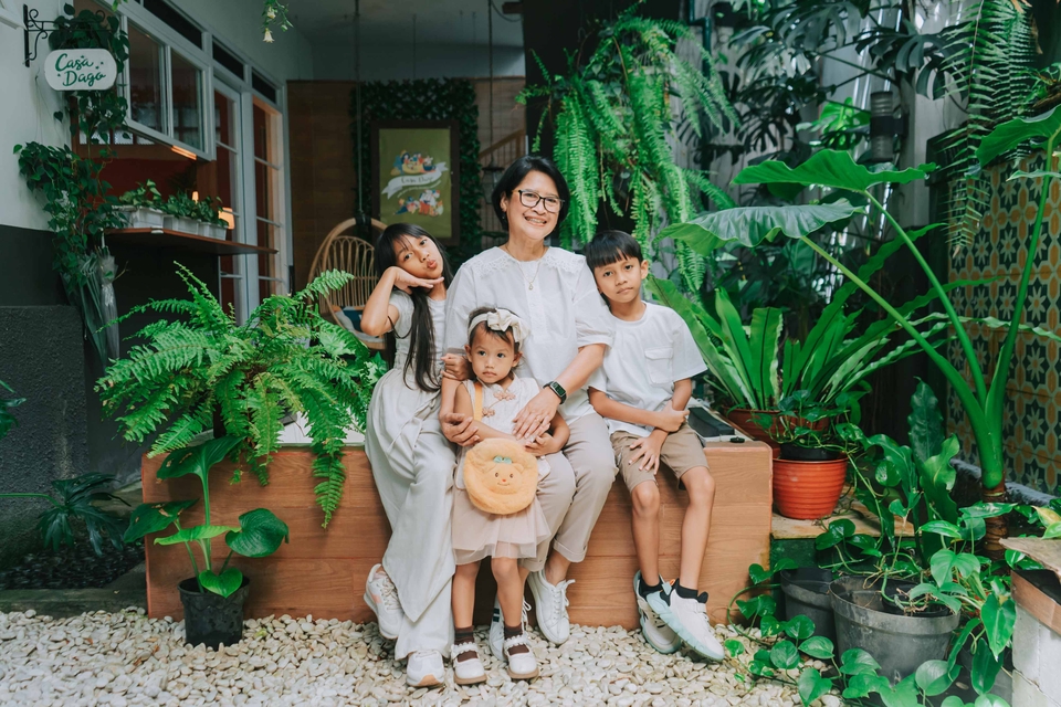 Jasa Fotografi Keluarga Profesional di Studio dan Outdoor Foto Prewedding Keluarga Foto Keluarga Bahagia