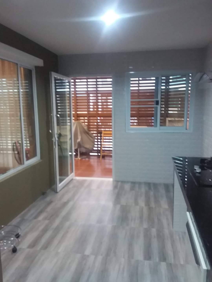 ผู้รับเหมาก่อสร้าง ต่อเติมบ้าน รีโนเวทบ้านสวย ตกแต่งภายใน งานต่อเติมบ้านคุณภาพสูง