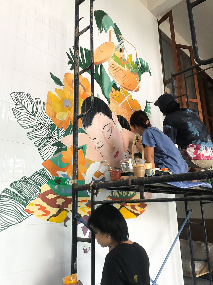 รับเพ้นท์ผนังสวยๆ ลายดอกไม้สีสันสดใส งานเพ้นท์ผนังคุณภาพสูง