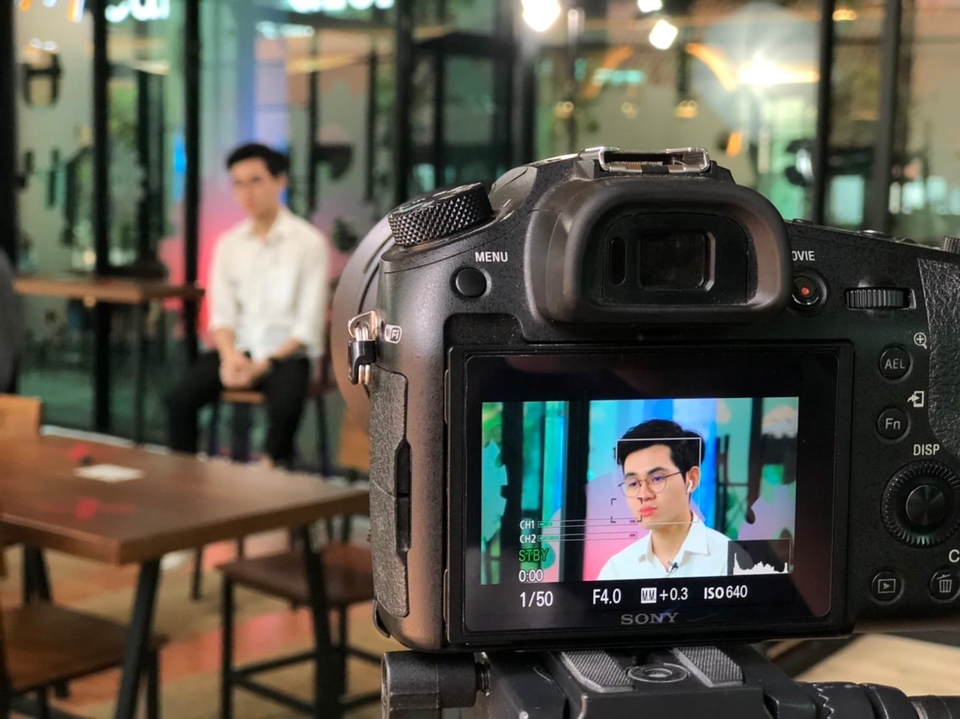 รับตัดต่อวีดีโอ ตัดต่อคลิป youtube ตัดต่อวีดีโอ vlog ตัดต่อวีดีโอ tiktok รับถ่ายวีดีโอ ถ่าย vlog ถ่าย MV