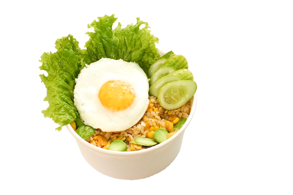 Jasa Fotografi Makanan dengan Fried Rice, Telur, dan Sayuran