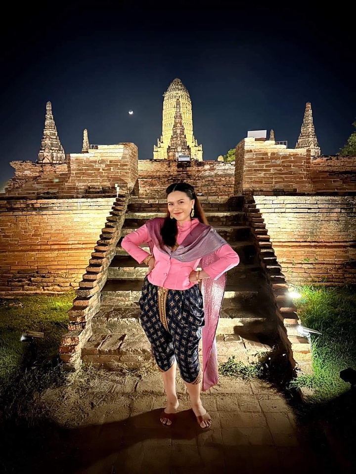 ช่างแต่งหน้า รับแต่งหน้ารับปริญญา ช่างแต่งหน้าเกาหลี แต่งหน้าทำผม รับปริญญา จ้างช่างแต่งหน้ารับปริญญา ช่างแต่งหน้า