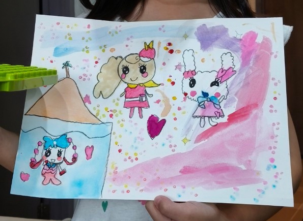 งานวาดภาพและลงสีของเด็กวัย 6 ปี ที่ทำด้วยความสุข และเต็มไปด้วยจินตนาการ