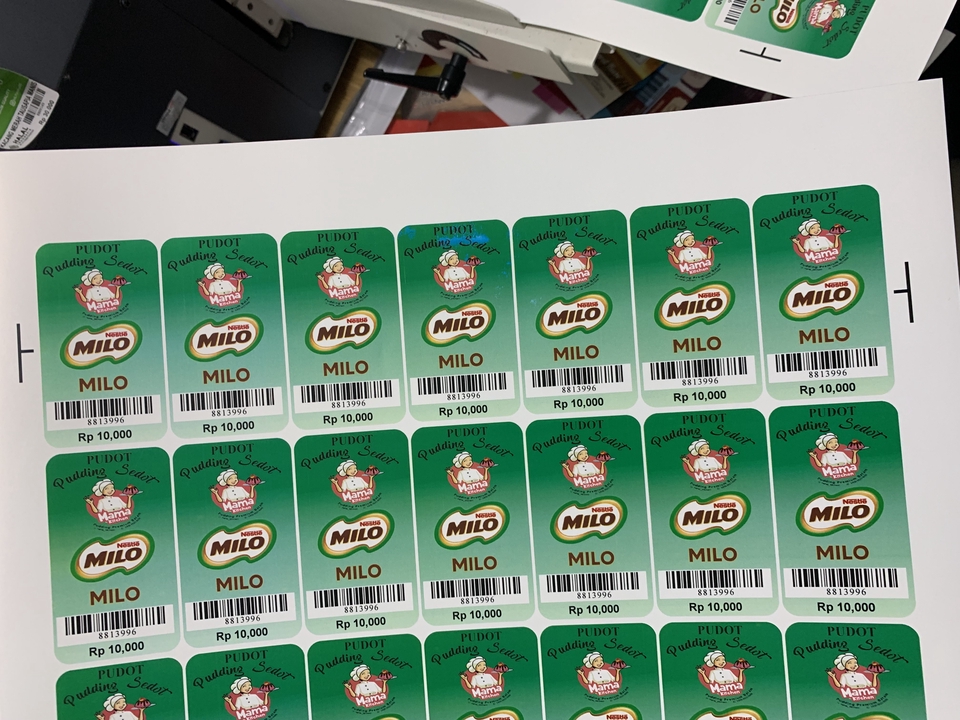 Contoh desain stiker label makanan MILO, desain label makanan, desain stiker makanan, jasa desain label makanan, stiker label makanan.