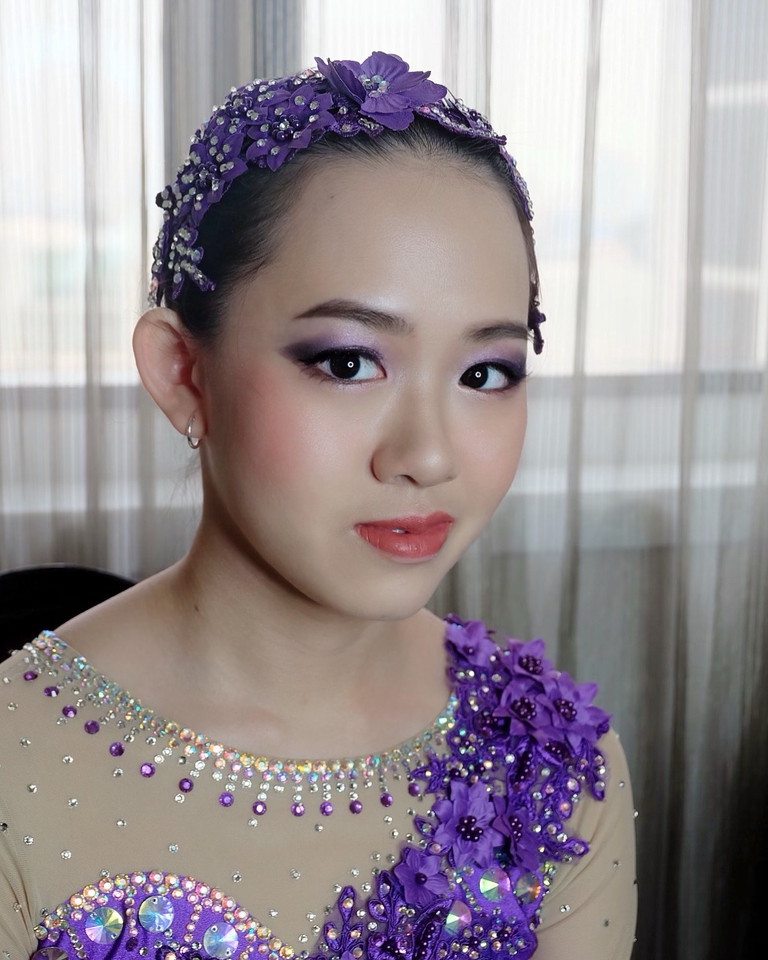 ช่างแต่งหน้า - Doublebee Makeup Artist - 23