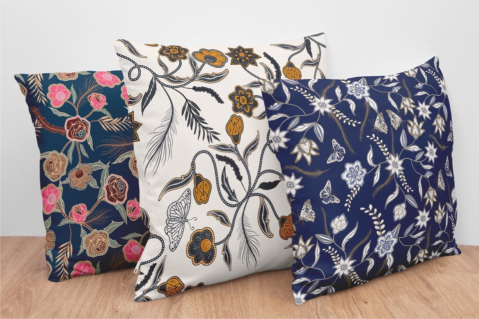 Desain kaos dengan motif bunga yang unik dan modern cocok untuk berbagai acara.