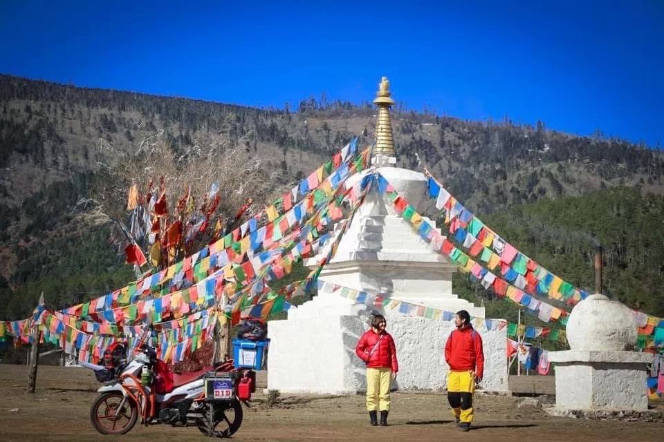 ไกด์ท้องถิ่นพาเที่ยววัดในธิเบต จ้างไกด์ส่วนตัวเที่ยวธิเบต