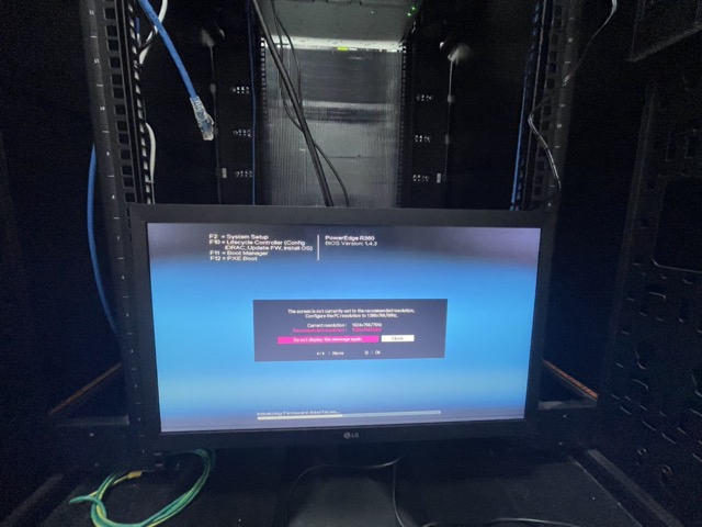 ภาพเซิร์ฟเวอร์ ระบบเครือข่าย วางระบบ network รับติดตั้ง server