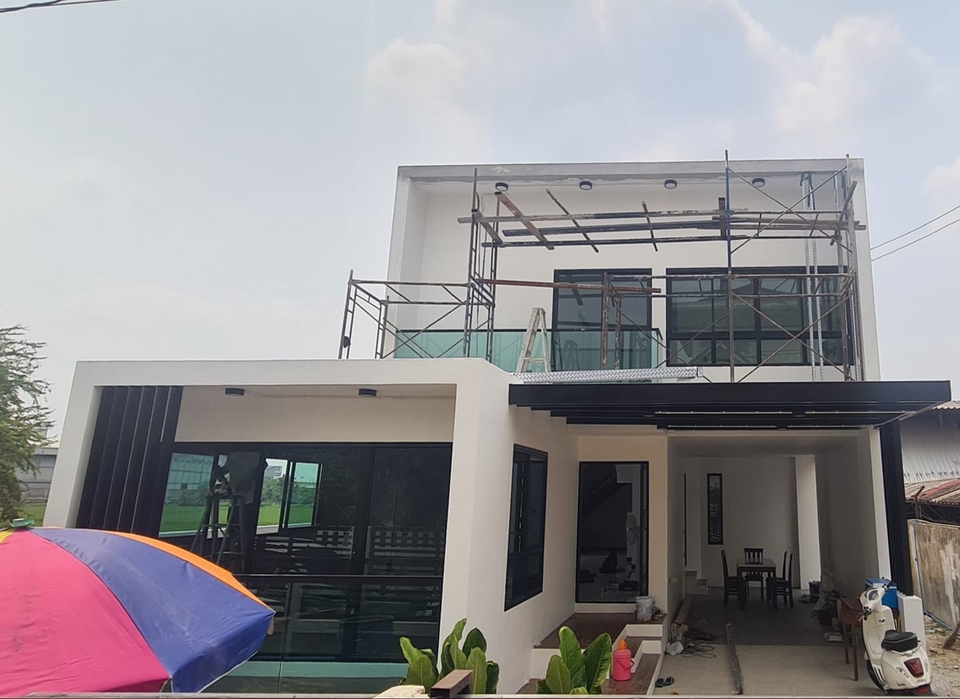 ผู้รับเหมาก่อสร้างบ้านสองชั้น บ้านโมเดิร์น ต่อเติมบ้าน รับสร้างบ้าน รีโนเวทบ้าน